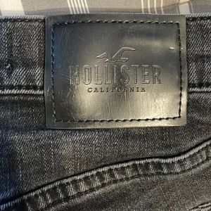 Hollister 26x30 used like new